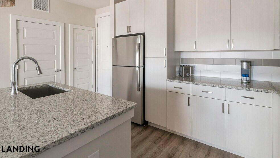 Building Photo - 1800 Central Pine St