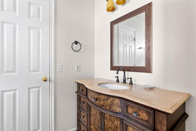 Building Photo - 106 Wisteria Dr