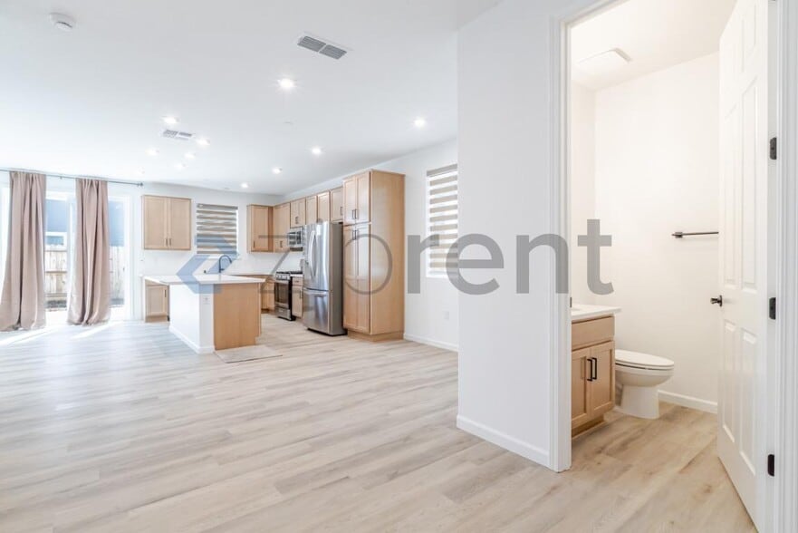 Building Photo - 4013 Trento Wy