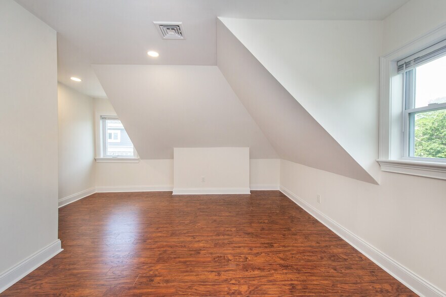 family room - 49 Greenwood Ave