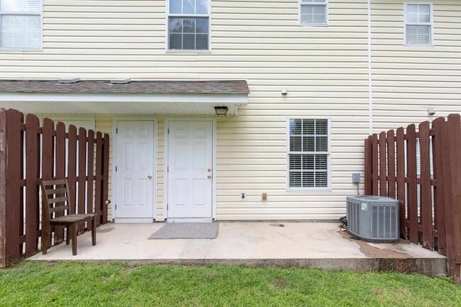 Building Photo - 4434 Gearhart Rd