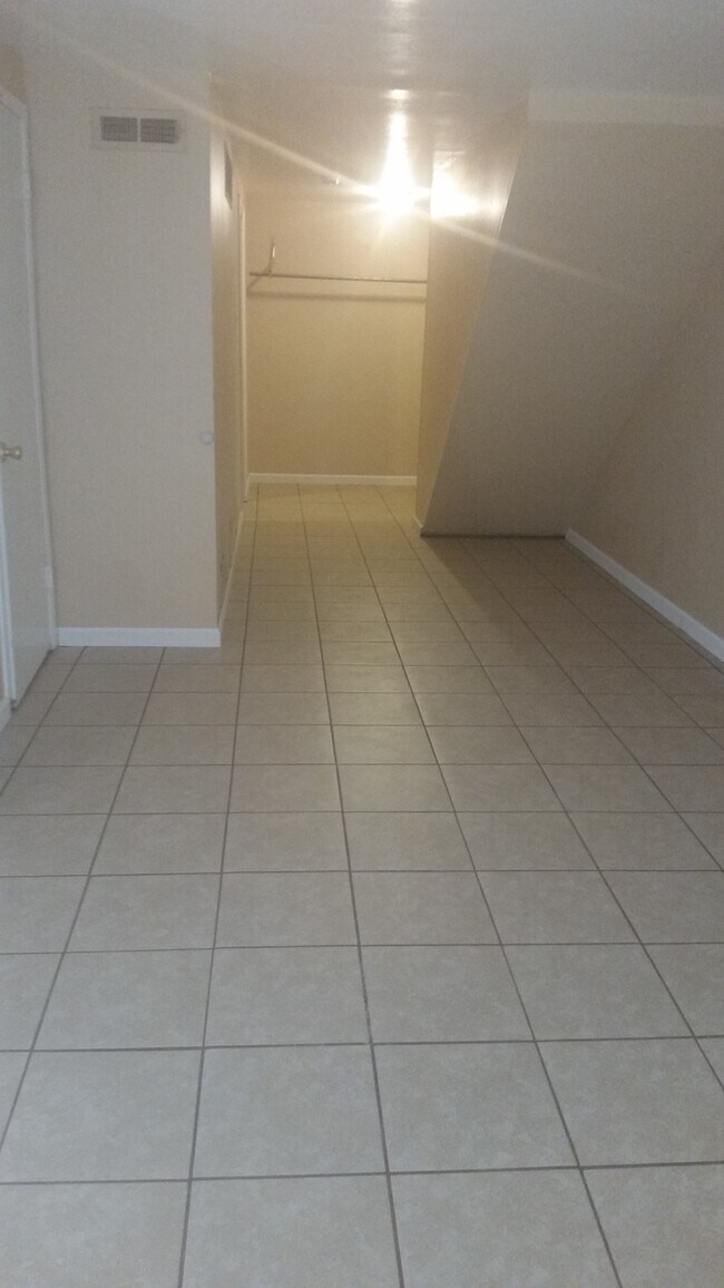 Building Photo - 214 Crosswinds Drive
