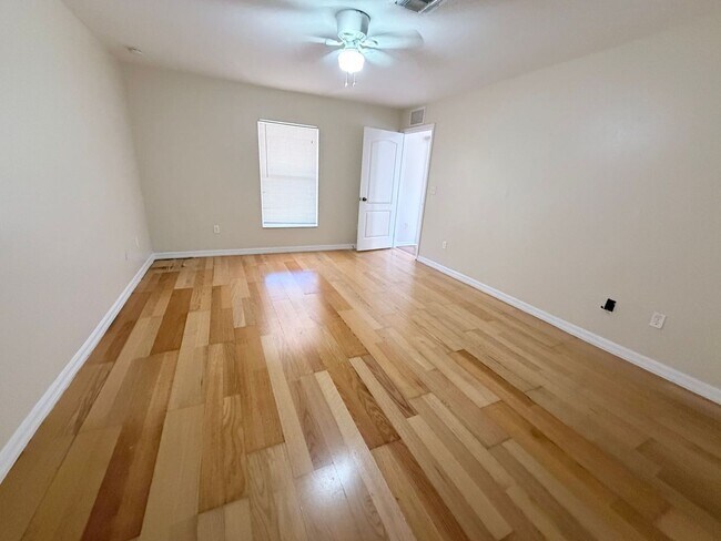 Building Photo - 3925 22nd St W