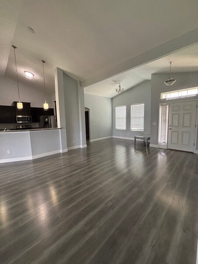 Building Photo - 5033 SW 97th Ln