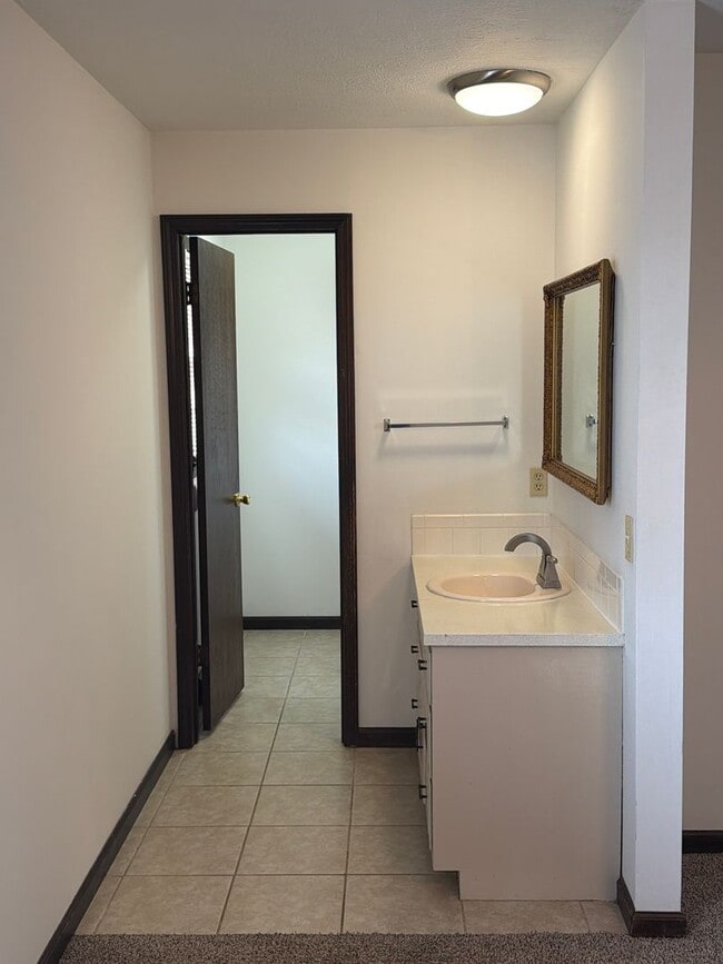 Building Photo - WOW! Look at this property ! You cant beat this price!