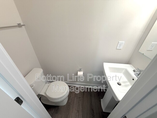 Building Photo - 1612 Aspire St