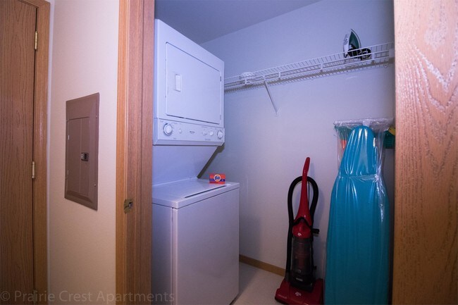 Building Photo - 290 Prairie Heights Dr