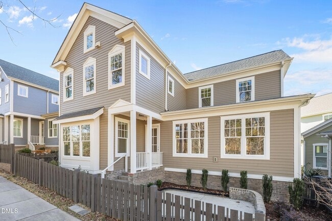 Building Photo - 916 Noisette Ct