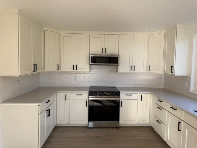 Building Photo - 31425 Green Rd