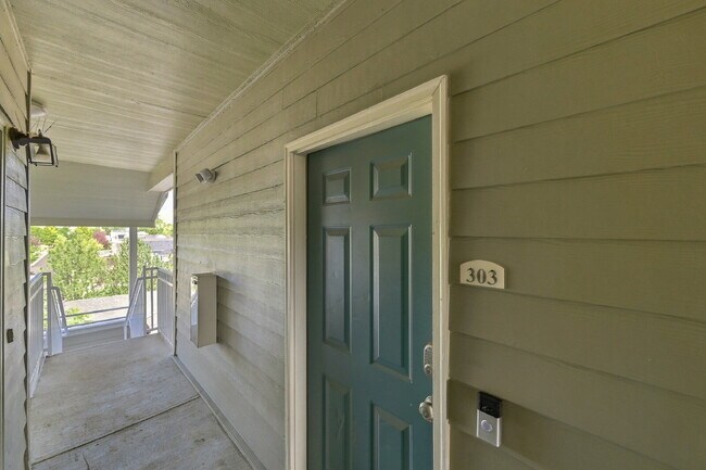 Building Photo - 2662 S Cathay Way