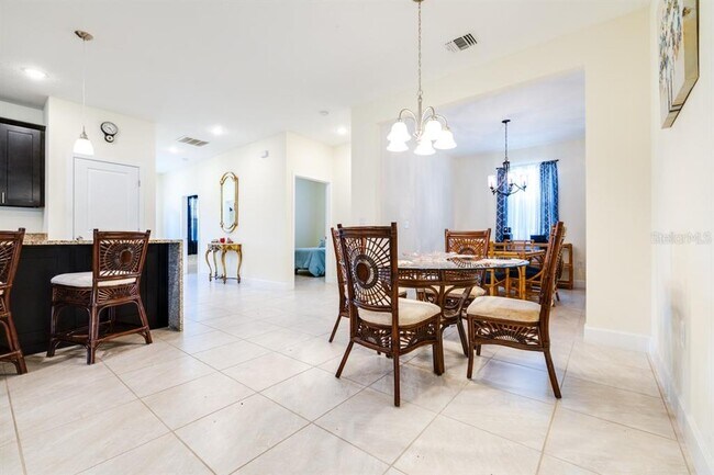 Building Photo - 520 Nogales Ct