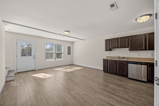 Building Photo - Townhome for rent!