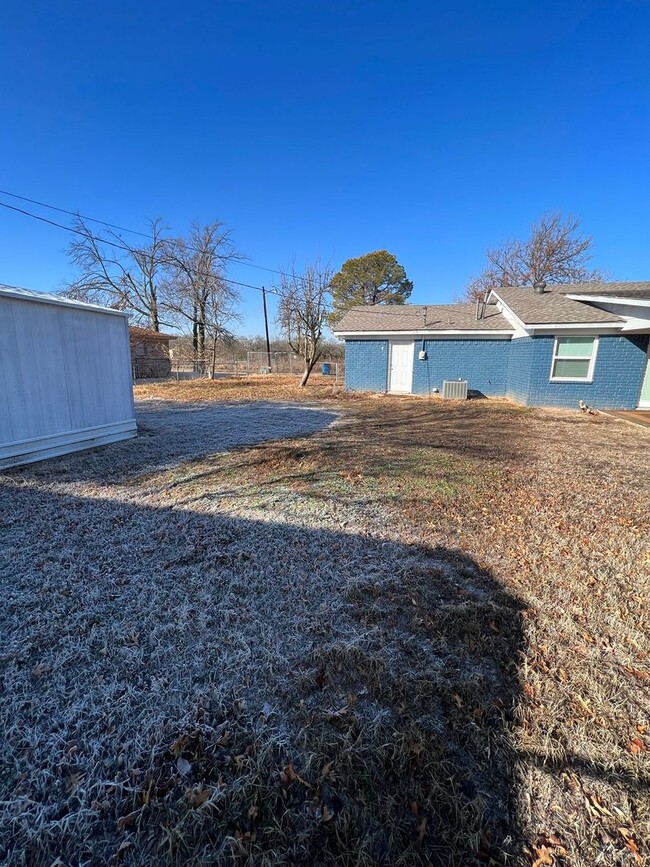 Building Photo - GREAT HOME IN CLYDE