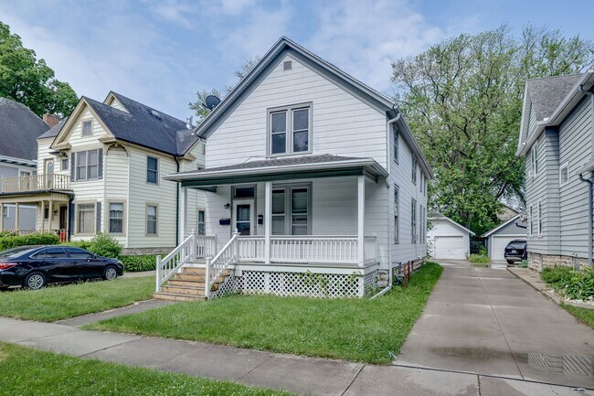 Primary Photo - 30 Olcott St