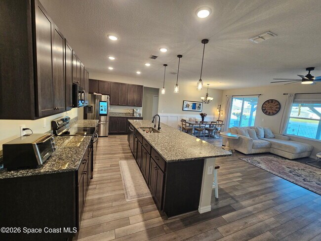 Building Photo - 4793 Shannock Ave