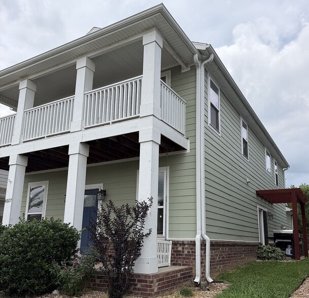 Building Photo - 6517 W Pleasant Way