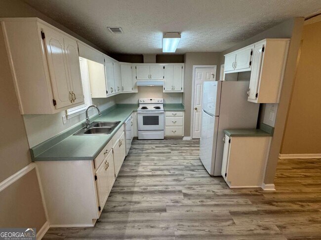 Building Photo - 55 Belmont Cir