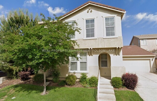 Primary Photo - 3 bedrooms 2.5 bathroom split level home