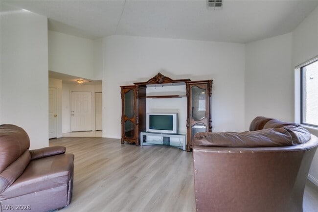 Building Photo - 5054 S Rainbow Blvd