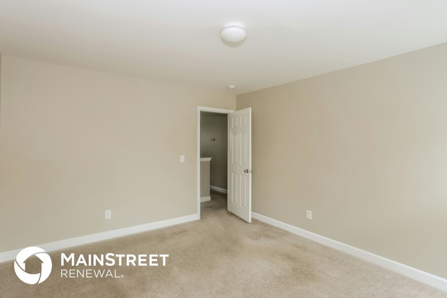 Building Photo - 4148 Broadstairs Dr SW