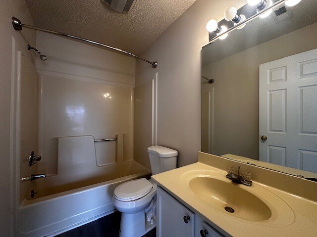 Building Photo - 2909 Spring Garden St