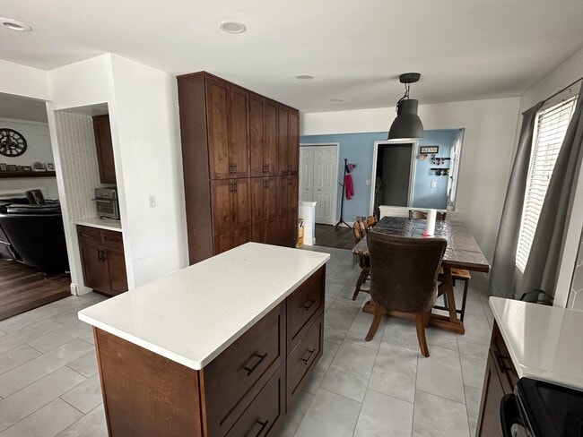 Building Photo - 5017 Saffron Dr