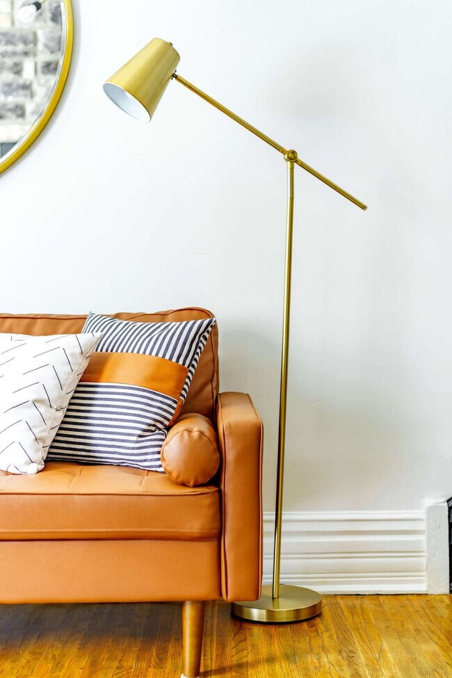 Building Photo - 254 W Poplar Ave