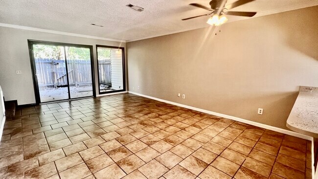 Building Photo - 18 Anthony Cir