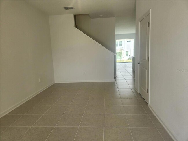 Building Photo - 2628 Armstrong Ave