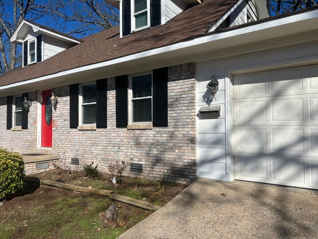 Building Photo - 6521 Corsica Dr