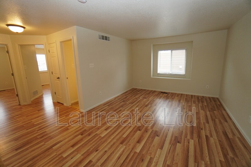 Building Photo - 10027 Idalia St