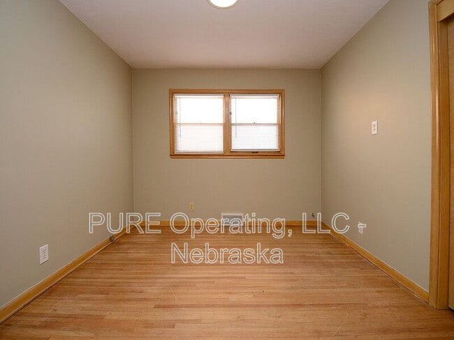 Building Photo - 5156 Pierce St