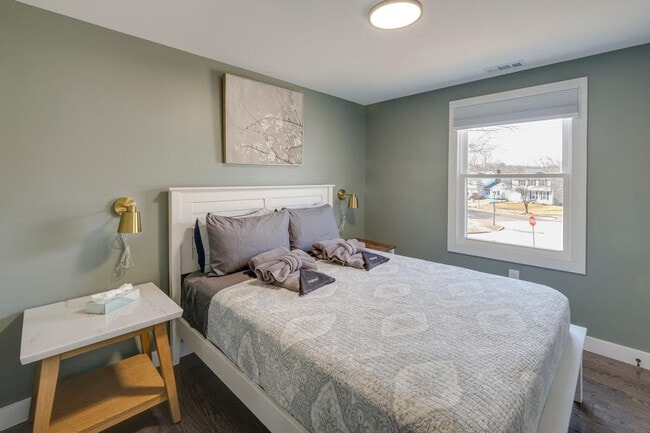 Building Photo - 500 Shelfar Pl