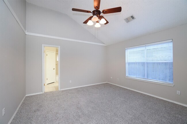 Building Photo - 9130 Kirkleigh Ln