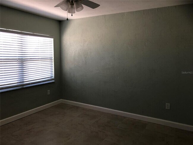 Building Photo - 37 144th Ave