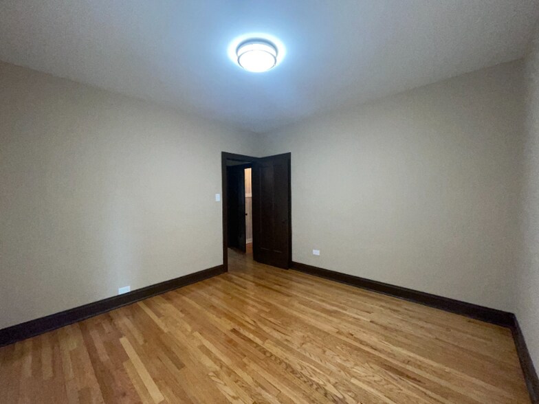 Building Photo - 6640 S Fairfield Ave