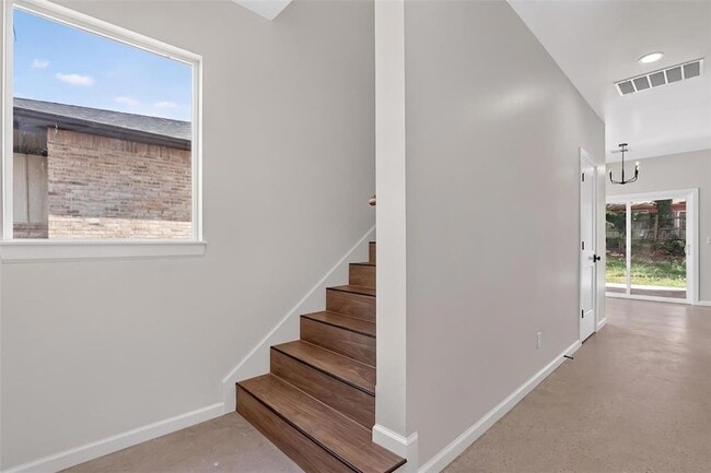 Building Photo - 8754 Patriot Dr