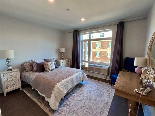 Building Photo - 2 Cliveden St