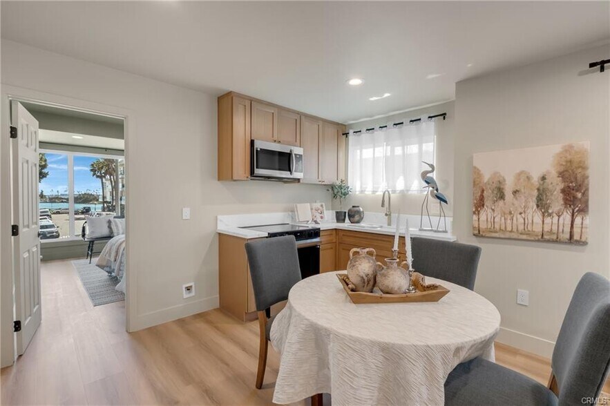 Building Photo - 1123 E Ocean Blvd