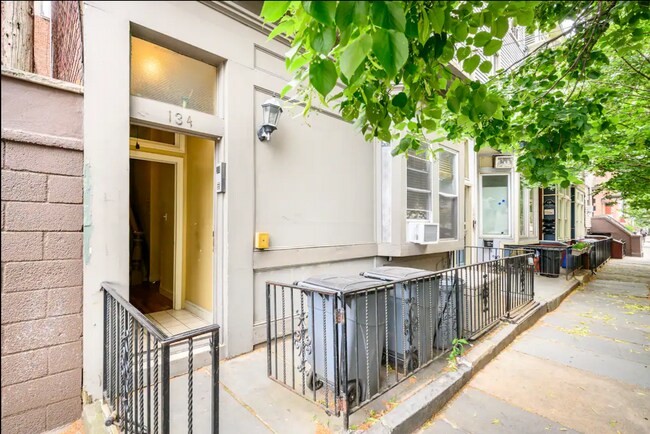 Ground floor apartment - 134 Coles St