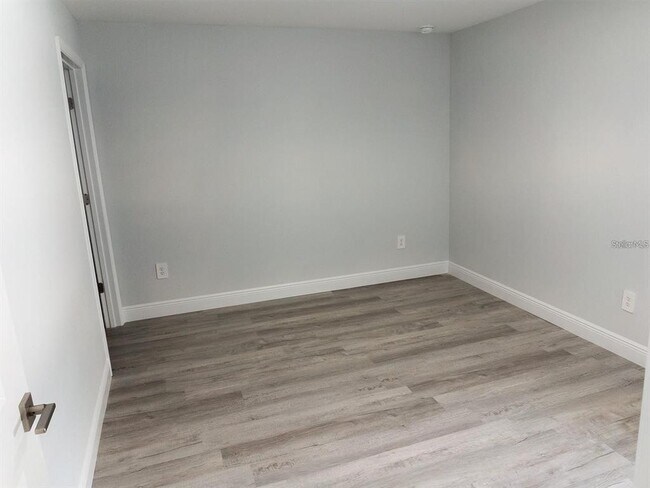 Building Photo - 1725 Crystal Grove Dr