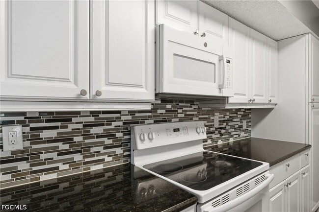 Building Photo - 13605 Eagle Ridge Dr