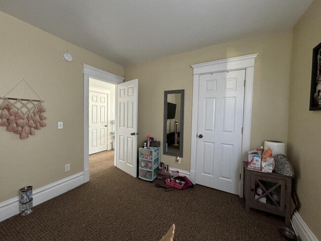 Building Photo - 1106 1/2 hammond ave