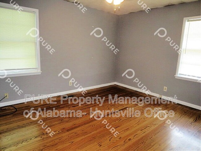 Building Photo - 5002 Ortega Cir NW