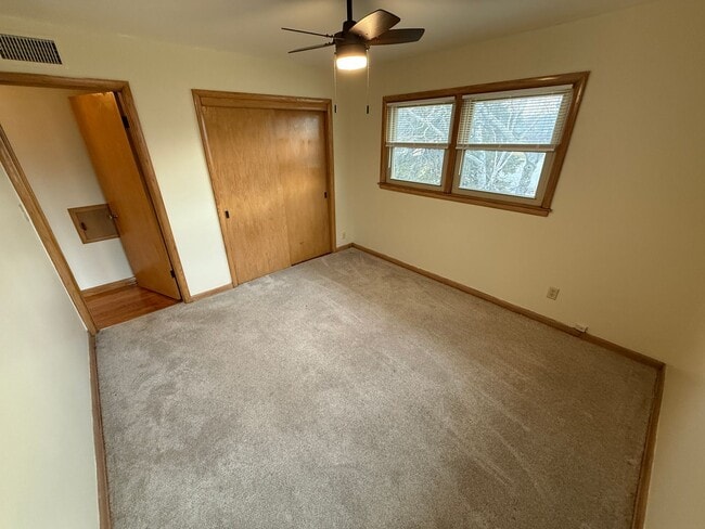 Building Photo - 5295 N Mohawk Ave