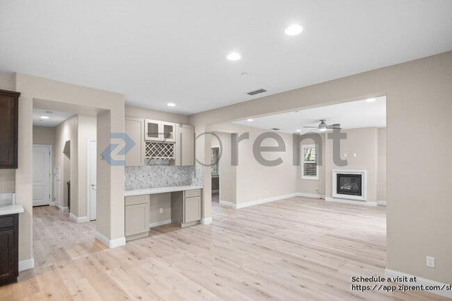 Building Photo - 1726 Hummingbird Way