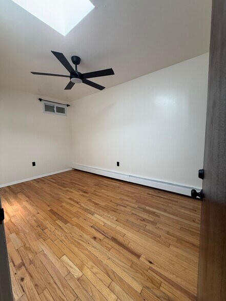 Building Photo - 13 Schaefer St