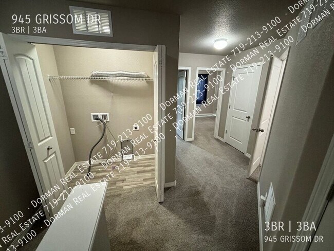 Building Photo - 945 Grissom Dr.