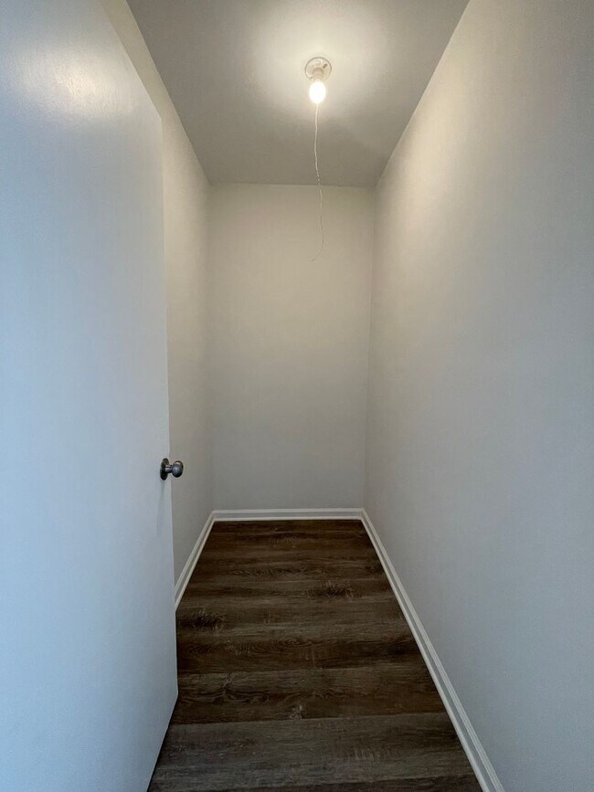 Building Photo - Renovated 3/2.5 House in Chieftain Hills- ...