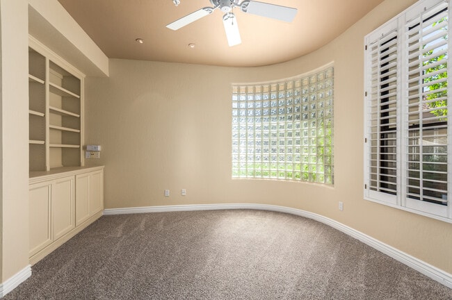 Building Photo - 10126 E Cochise Dr
